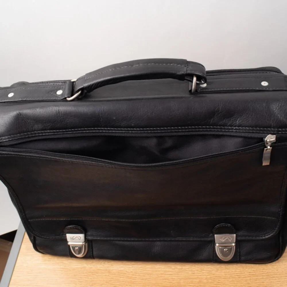 Queros Volare Black Columbian Leather Messanger Brief Bag Removable Strap
